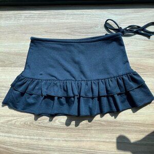 Edikted Women's Black and Navy Skirt
